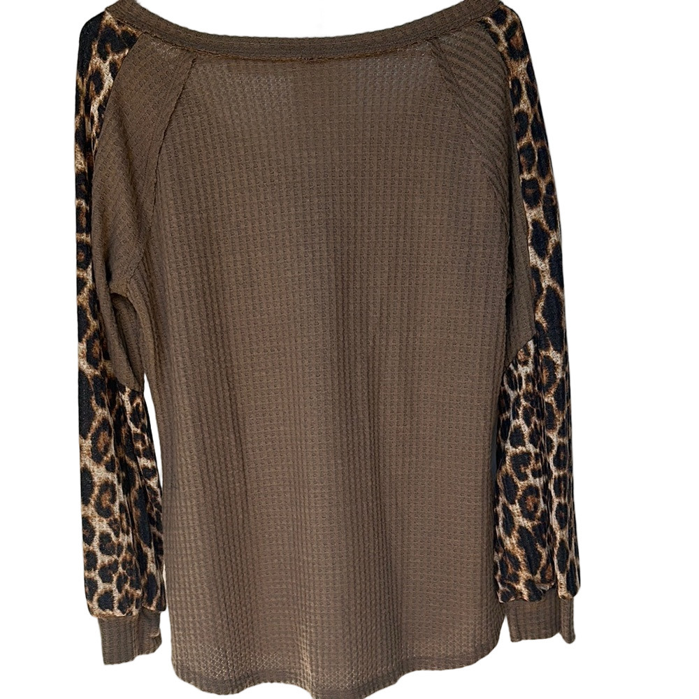 Brown Ribbed Blouse with Leopard Print Sleeves - Picture 6 of 10
